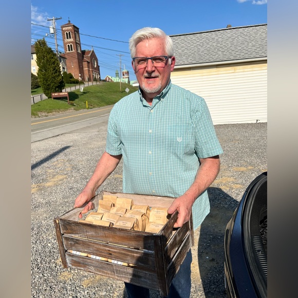 Meet your Posher, Andrew and Amy - Picture 12 of 13